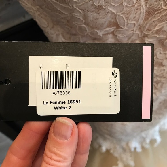 La Femme 18951 White Prom Dress Size 2 - Picture 6 of 7